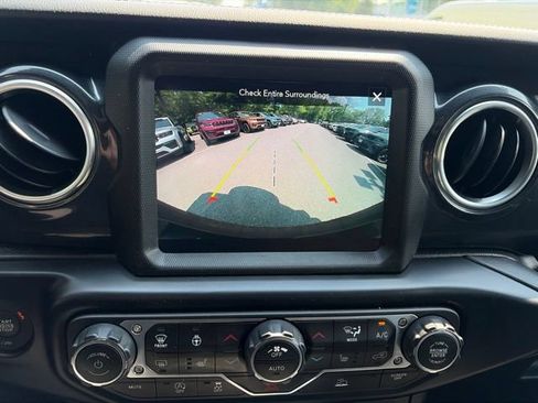 Certified 2022 Jeep Wrangler Unlimited Sahara AWD/4WD image 22