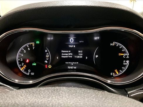 Used 2015 Jeep Grand Cherokee Laredo image 13