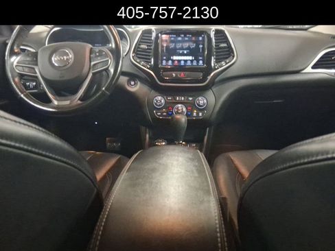 Used 2019 Jeep Cherokee Limited image 10