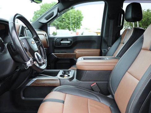 Used 2021 Chevrolet Silverado 1500 High Country w/ Technology Package AWD/4WD image 13