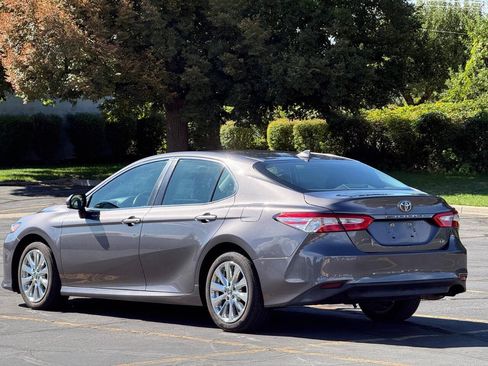 Used 2020 Toyota Camry LE FWD image 3