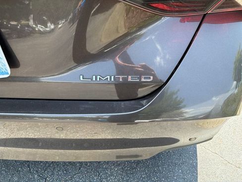 Used 2019 Toyota Avalon Limited w/ Advanced Safety Package FWD image 6