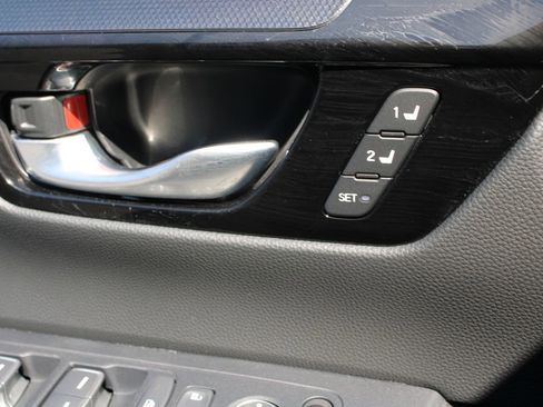 Used 2025 Honda CR-V EX-L image 26