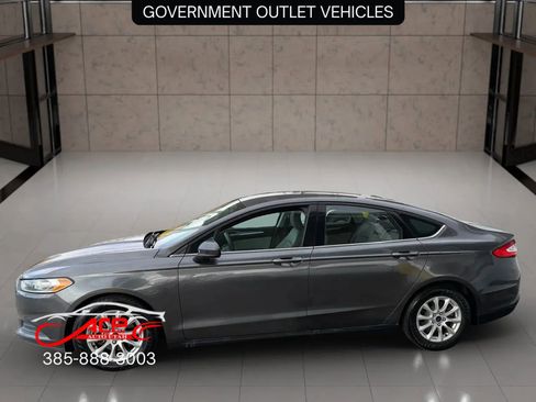 Used 2016 Ford Fusion S image 4