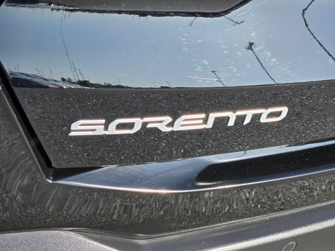 Used 2025 Kia Sorento S w/ Panoramic Sunroof Package FWD image 38