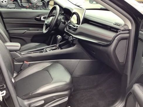Certified 2022 Jeep Compass Trailhawk w/ Sun and Sound Group AWD/4WD image 17