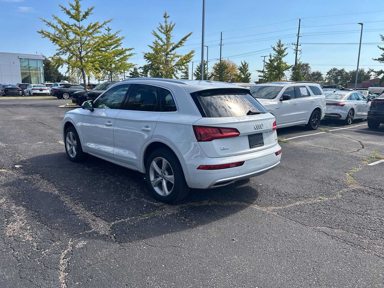Used 2020 Audi Q5 2.0T Premium Plus w/ Premium Plus Package AWD/4WD image 3