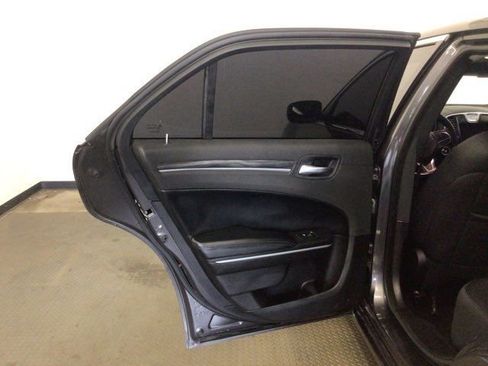 Used 2021 Chrysler 300 Touring RWD image 10