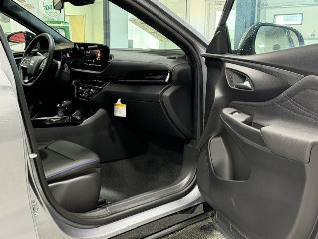 New 2026 Buick Envista Sport Touring w/ Convenience I Package FWD image 8