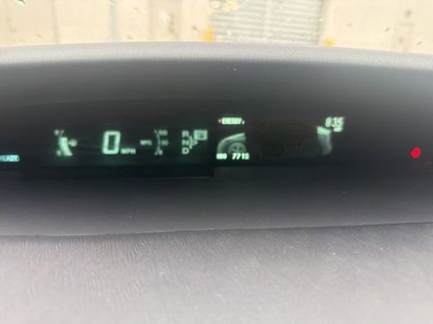 Used 2013 Toyota Prius Four w/ Deluxe Solar Roof Pkg FWD image 10