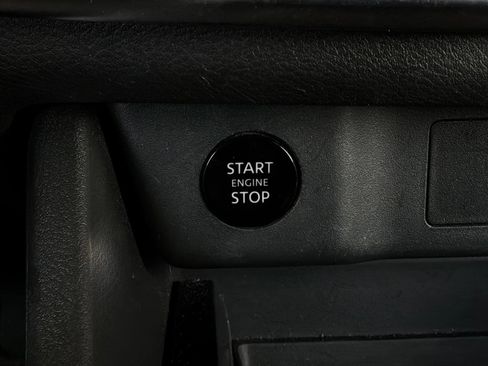 Used 2025 Nissan Rogue SV FWD image 26