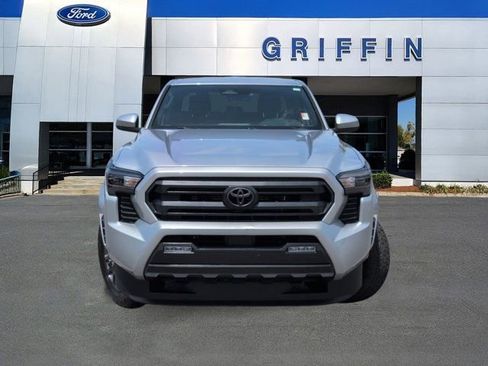 Used 2025 Toyota Tacoma SR5 AWD/4WD image 12