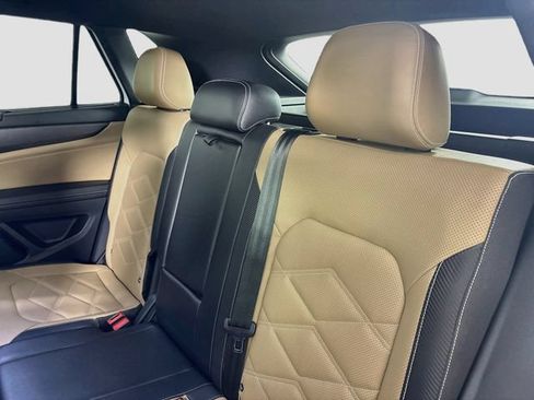 Certified 2024 Volkswagen Atlas Cross Sport SE w/ Panoramic Sunroof Package AWD/4WD image 27