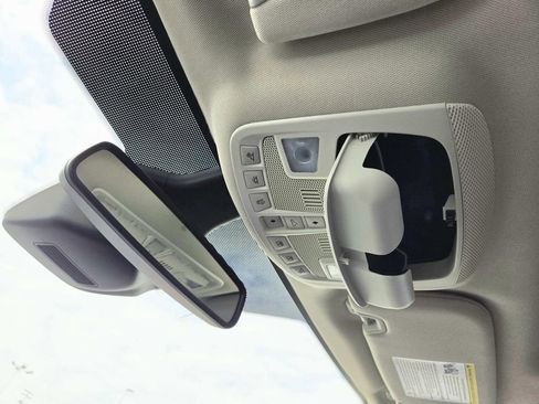 Used 2022 Ford Edge Titanium image 32