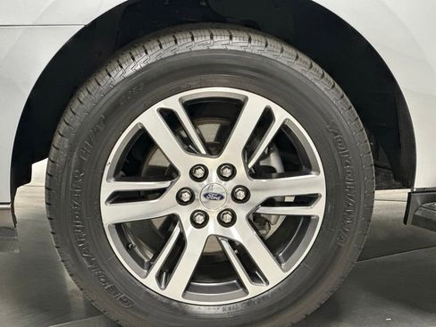 Certified 2023 Ford Expedition Limited image 27