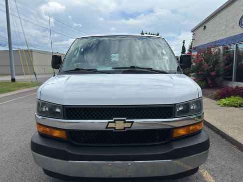 Used 2021 Chevrolet Express 2500 w/ Driver Convenience Package RWD image 9