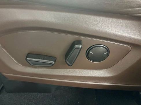 Used 2022 Ford Explorer King Ranch w/ Technology Package RWD image 19