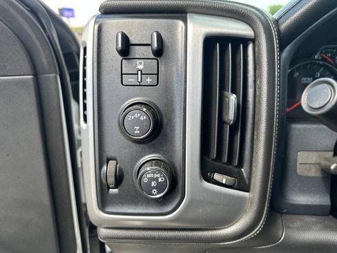 Used 2019 GMC Sierra 2500 SLT w/ Duramax Plus Package AWD/4WD image 11