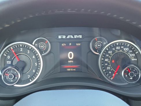 Used 2024 RAM 2500 Big Horn w/ Sport Appearance Package AWD/4WD image 11