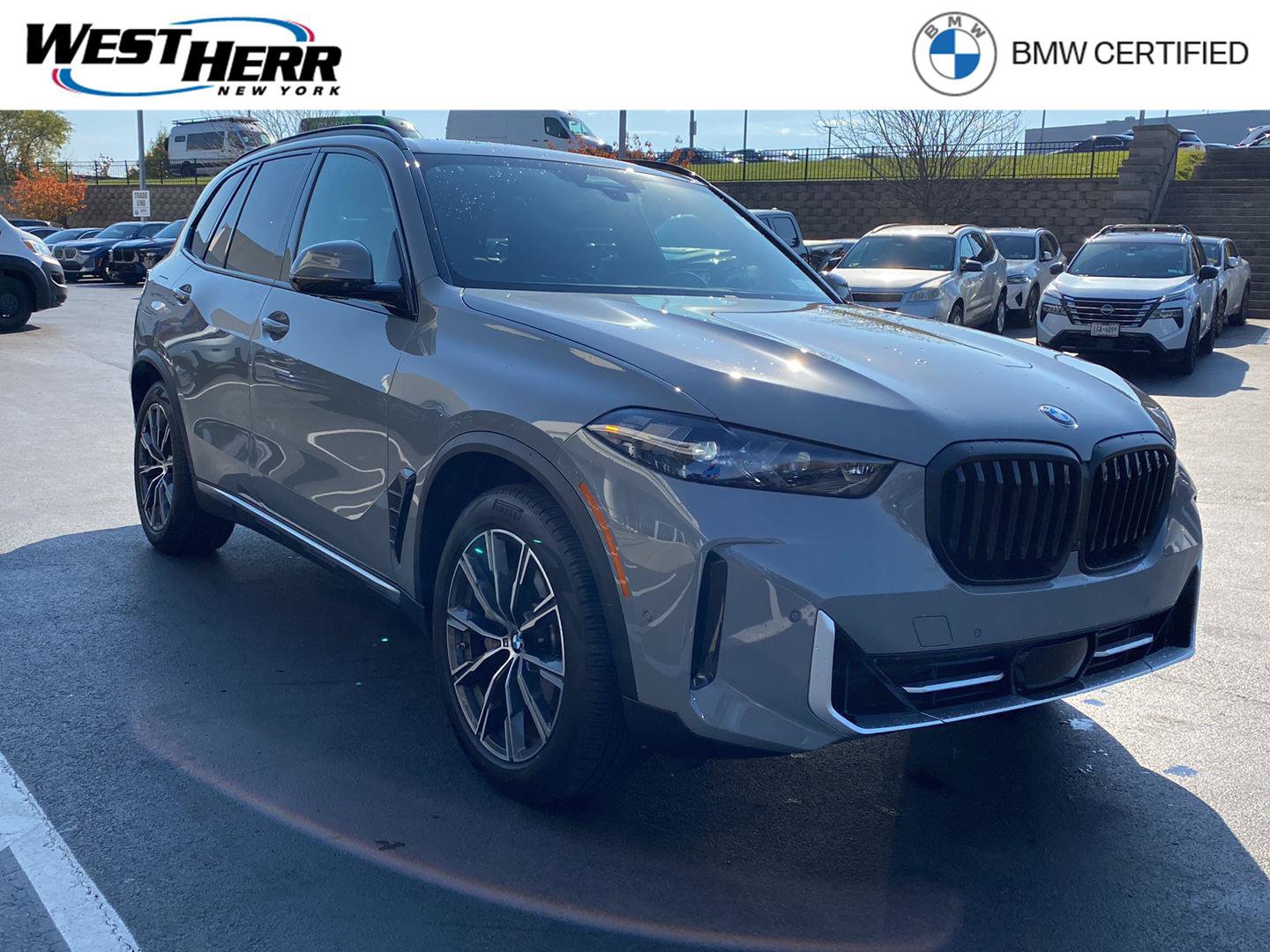 Used 2025 BMW X5 xDrive40i w/ Parking Assistance Package AWD/4WD image 1