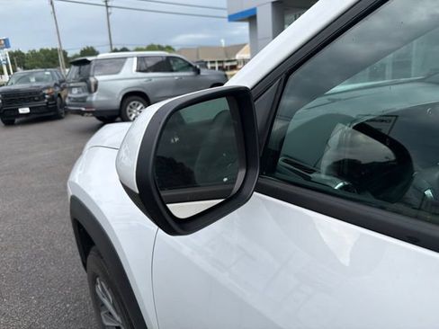Used 2026 Chevrolet Equinox LT AWD/4WD image 29
