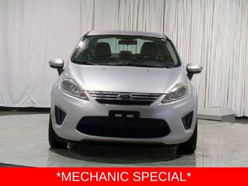 Used 2013 Ford Fiesta SE image 3