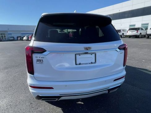 Used 2025 Cadillac XT6 Premium Luxury image 8