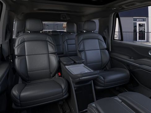 New 2025 Lincoln Navigator Reserve w/ Jet Appearance Package image 11