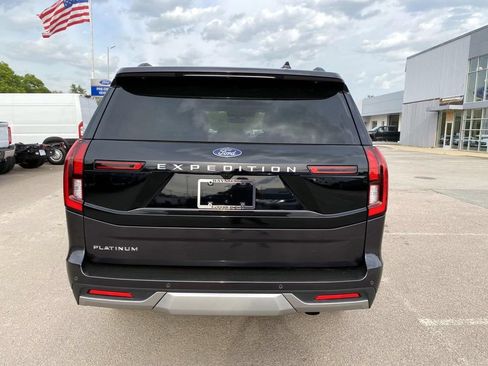 Used 2026 Ford Expedition Platinum w/ Platinum Ultimate Package AWD/4WD image 4