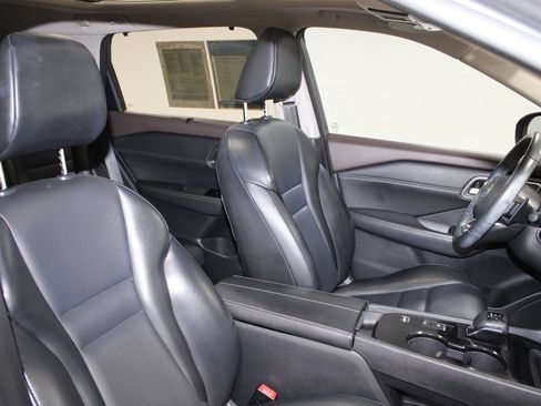 Used 2021 Nissan Rogue SV w/ Premium Package FWD image 22