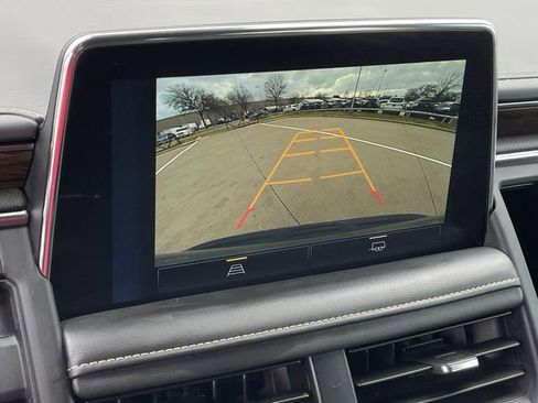 Used 2023 Chevrolet Suburban Premier image 18