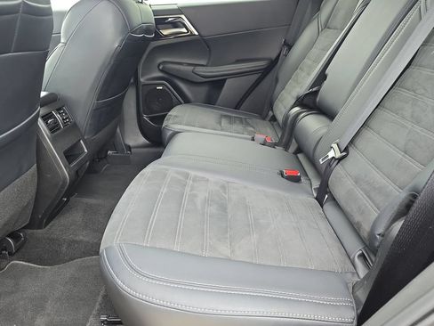 Used 2025 Mitsubishi Outlander SE AWD/4WD image 15
