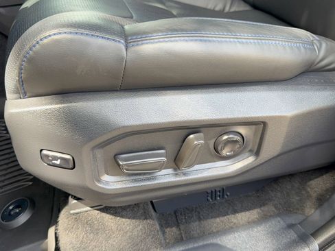 Used 2025 Toyota Sequoia Platinum AWD/4WD image 15