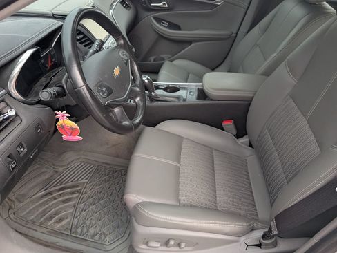 Used 2019 Chevrolet Impala LT FWD image 9