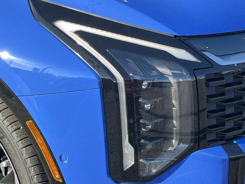 New 2026 Kia Sportage SX FWD image 9