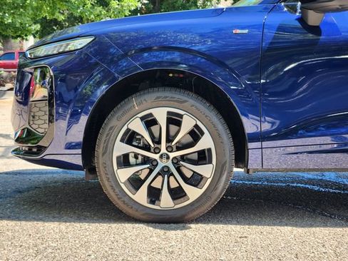 New 2026 Audi Q3 quattro 2.0T AWD/4WD image 8