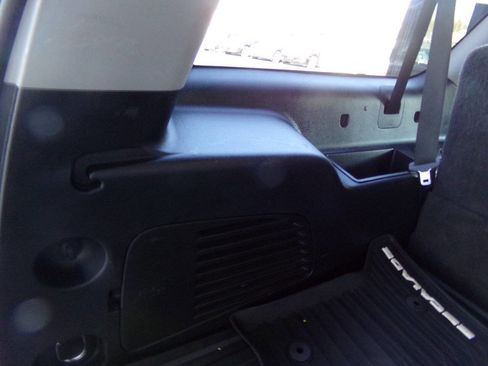 Used 2019 Cadillac Escalade ESV Luxury image 27