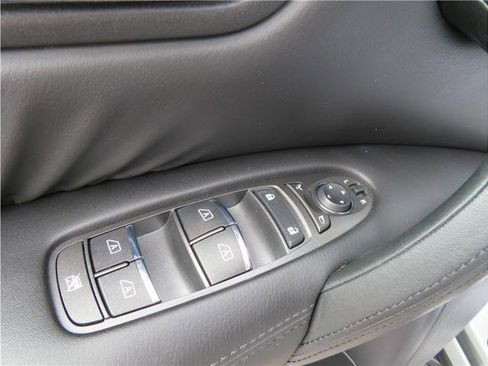 Used 2024 Nissan Armada SL w/ Captain's Chairs Package image 14