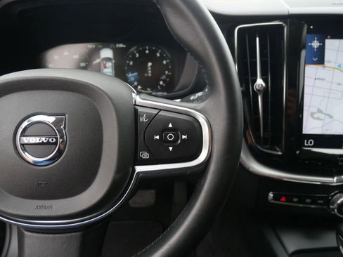 Used 2019 Volvo XC60 T5 Momentum w/ Protection Package Premier image 21