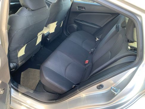 Used 2016 Toyota Prius Three image 11