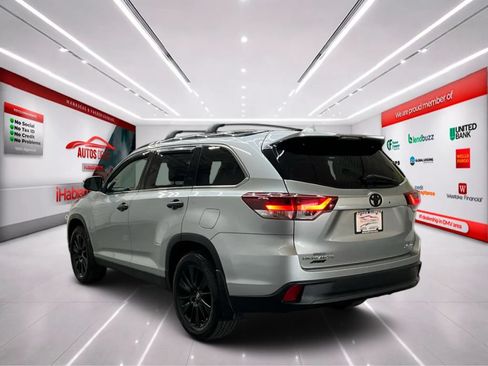 Used 2019 Toyota Highlander SE AWD/4WD image 5