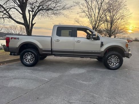 Used 2017 Ford F250 King Ranch w/ King Ranch Ultimate Package image 8