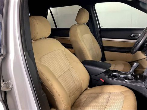 Used 2017 Ford Explorer FWD image 9