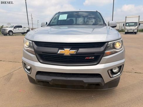 Used 2019 Chevrolet Colorado Z71 AWD/4WD image 2