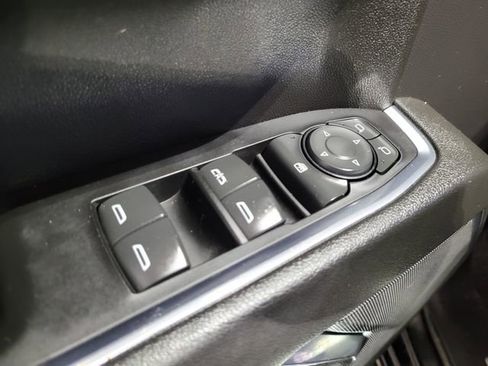 Used 2022 Chevrolet Silverado 1500 LT image 48