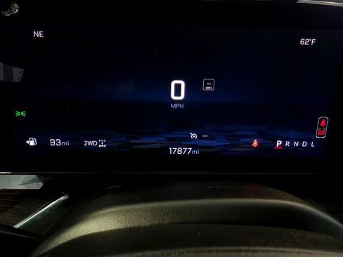 Used 2025 Chevrolet Tahoe LT AWD/4WD image 31