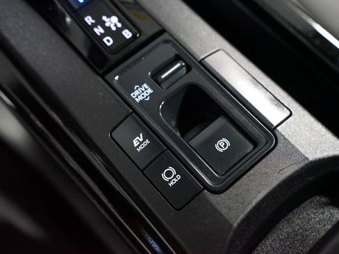 Used 2023 Toyota Prius LE FWD image 22