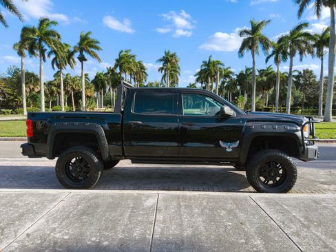 Used 2014 GMC Sierra 1500 SLT w/ SLT Preferred Package AWD/4WD image 17