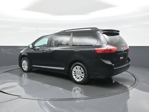 Certified 2017 Toyota Sienna XLE w/ XLE Navigation Package FWD image 5