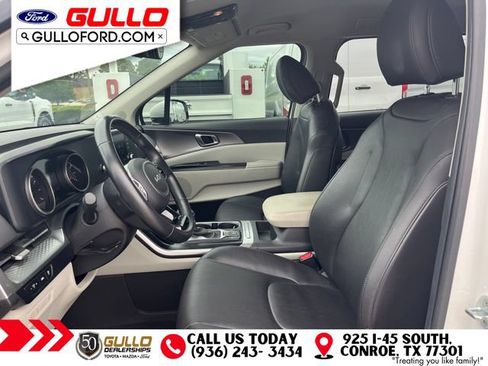 Used 2023 Kia Carnival LX FWD image 17